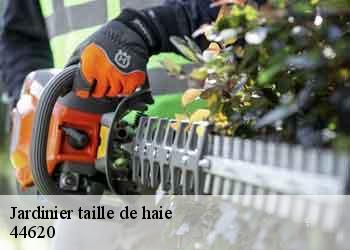 Jardinier taille de haie 44620